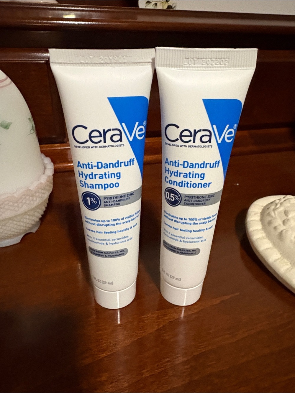 CeraVe Anti-Dandruff Hydrating Shampoo & Conditioner Tubes White and Blue